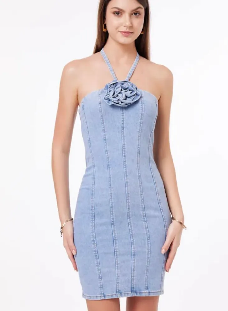 vestido corto denim flor pecho